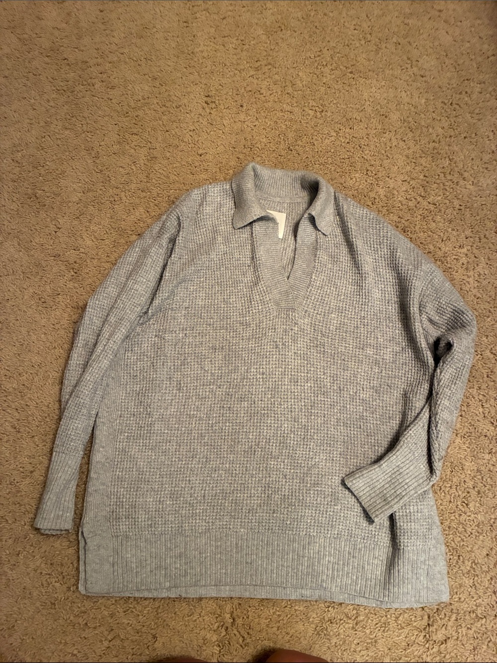 Aerie Light Gray V-Neck Knit Sweater (size XXS)